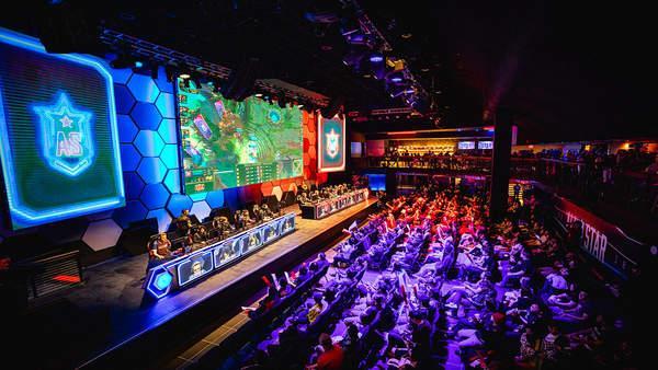 整场比赛中间被拉开了差距！徐秀城，魏国的猛将 Siwoo ，被疯狂捕捉。进化版的 Generation Gaming 横扫 Dplus KIA