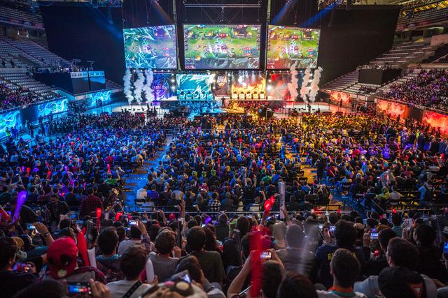 EDG发布了第一阶段阵容：Wink与四名新队员留队